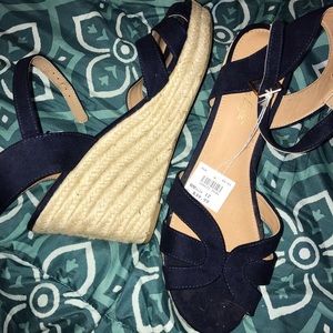 American Eagle Wedge Navy Blue Sandals NWT